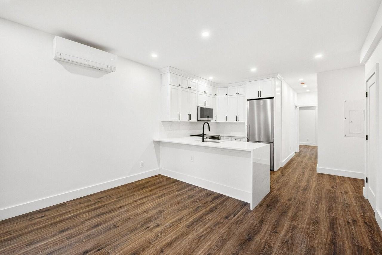 5020 39th St #1 - Photo 3 of 11