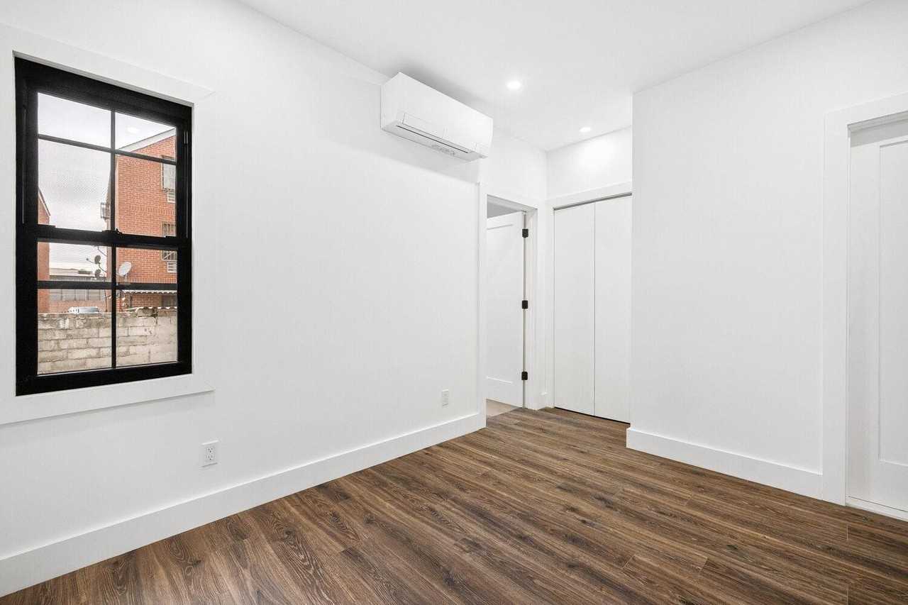 5020 39th St #1 - Photo 5 of 11