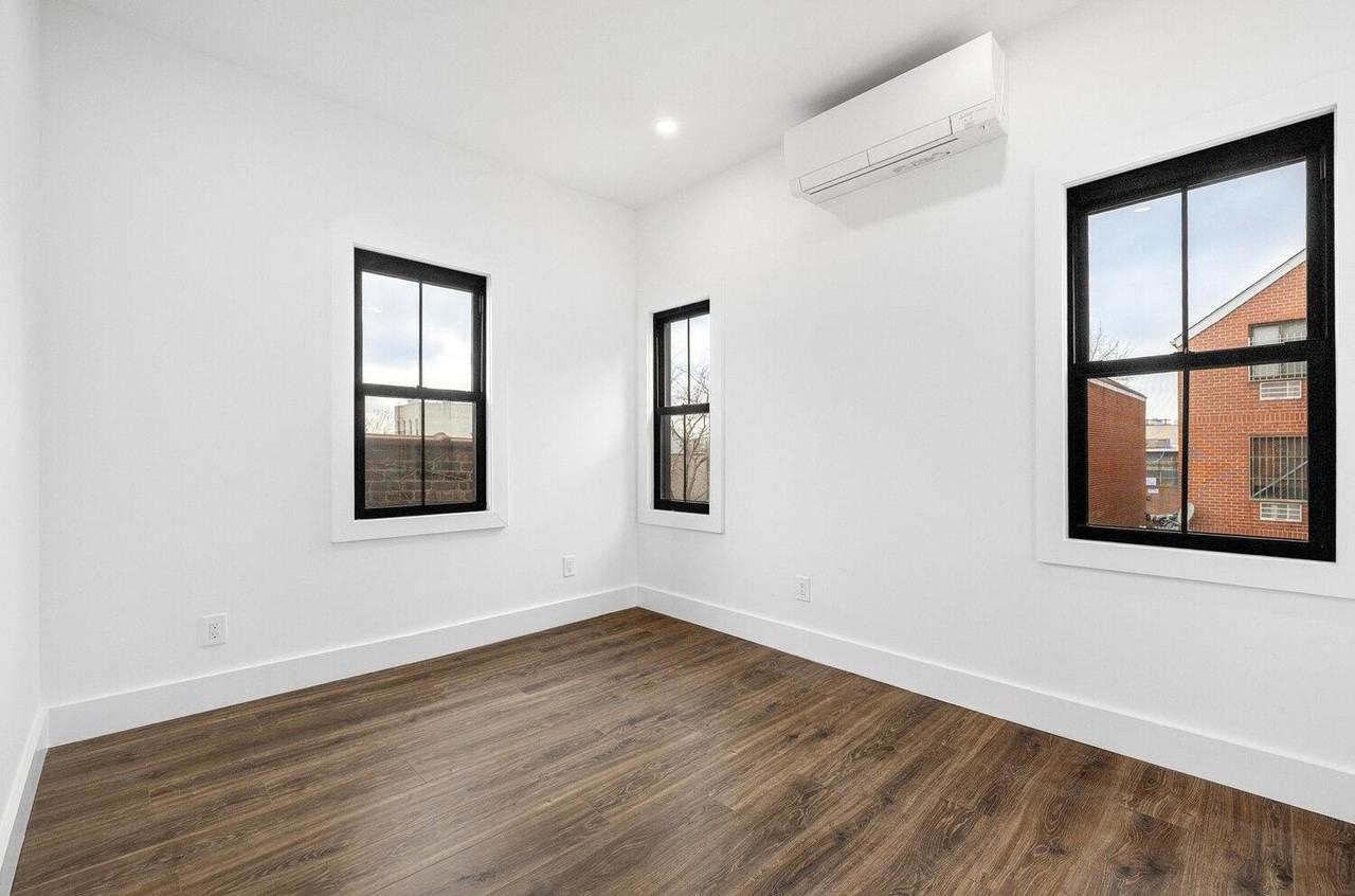 5020 39th St #2 - Photo 4 of 10