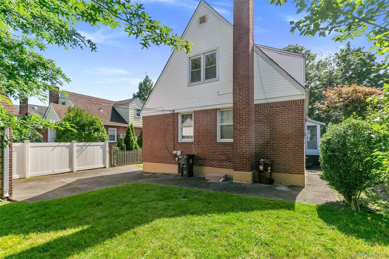 8251 257th St Unit 2 #2 - Photo 4 of 7