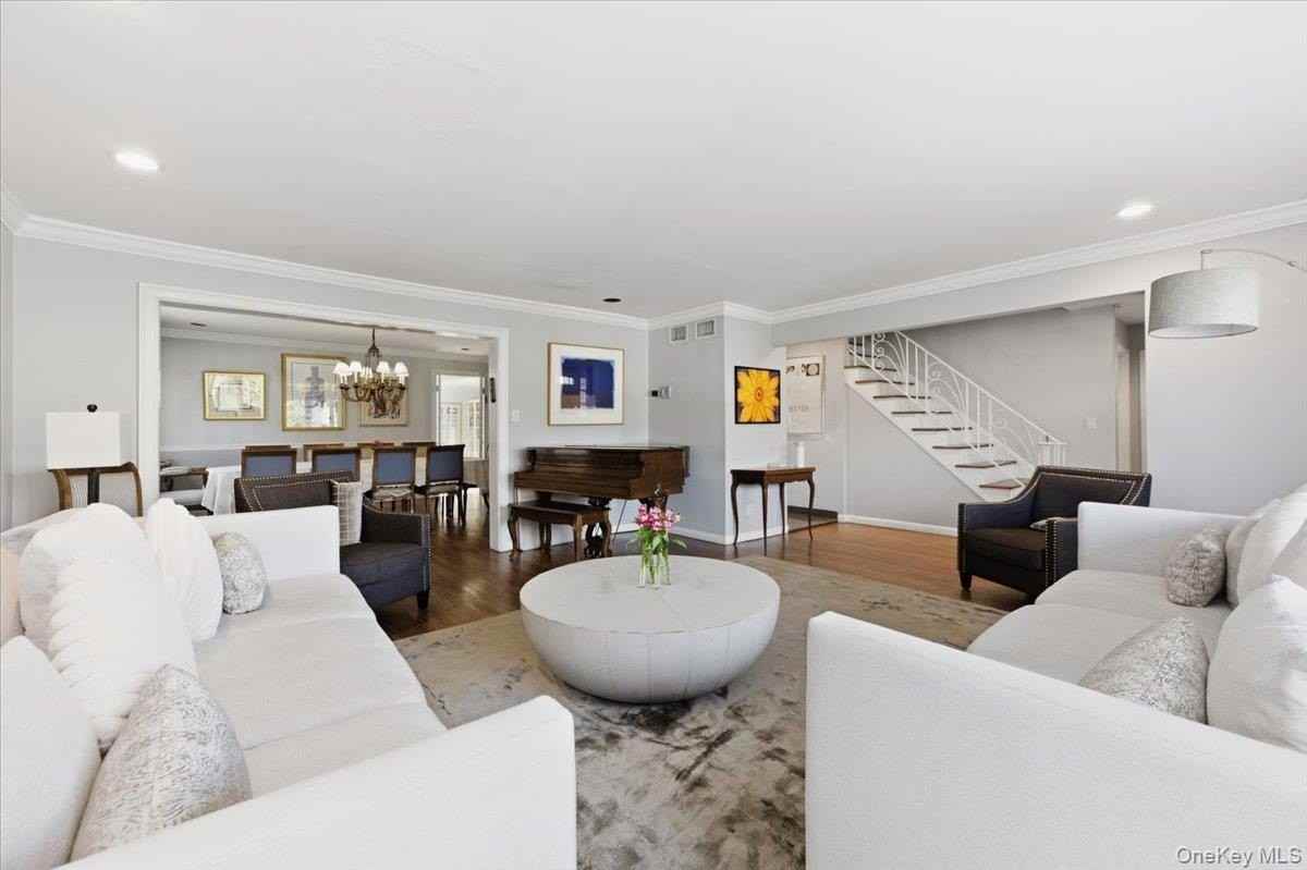 1495 Bay Blvd - Photo 5 of 40