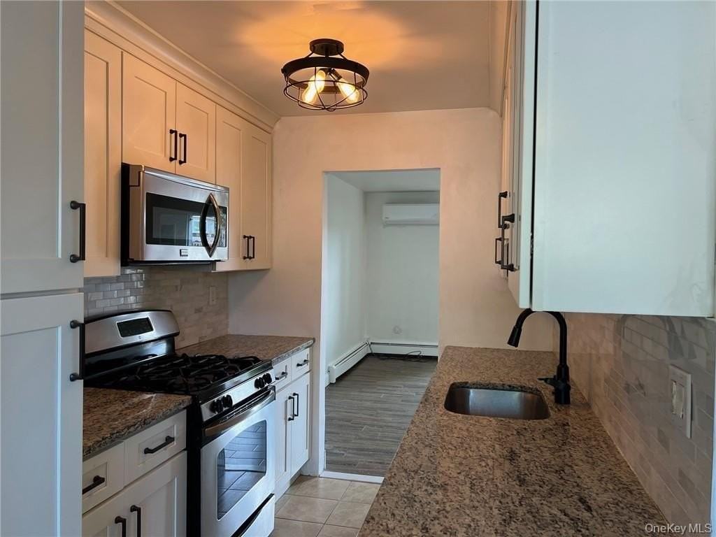 38 Hampton Ct - Photo 3 of 17