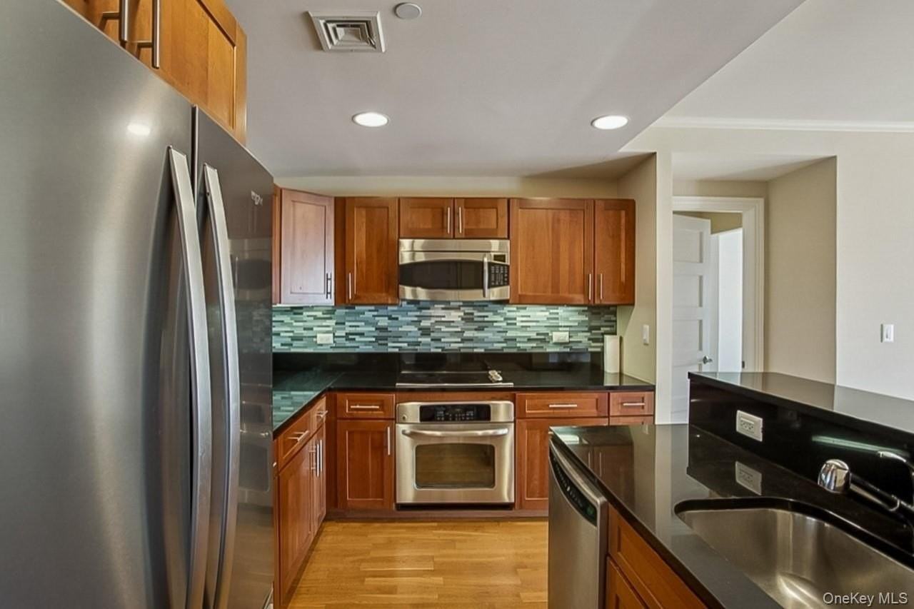 225 Stanley Ave Unit 405 #405 - Photo 3 of 18