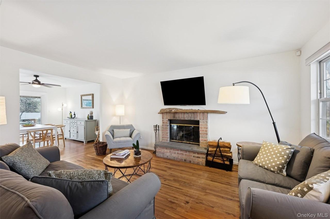 7 Huckleberry Ln - Photo 2 of 22