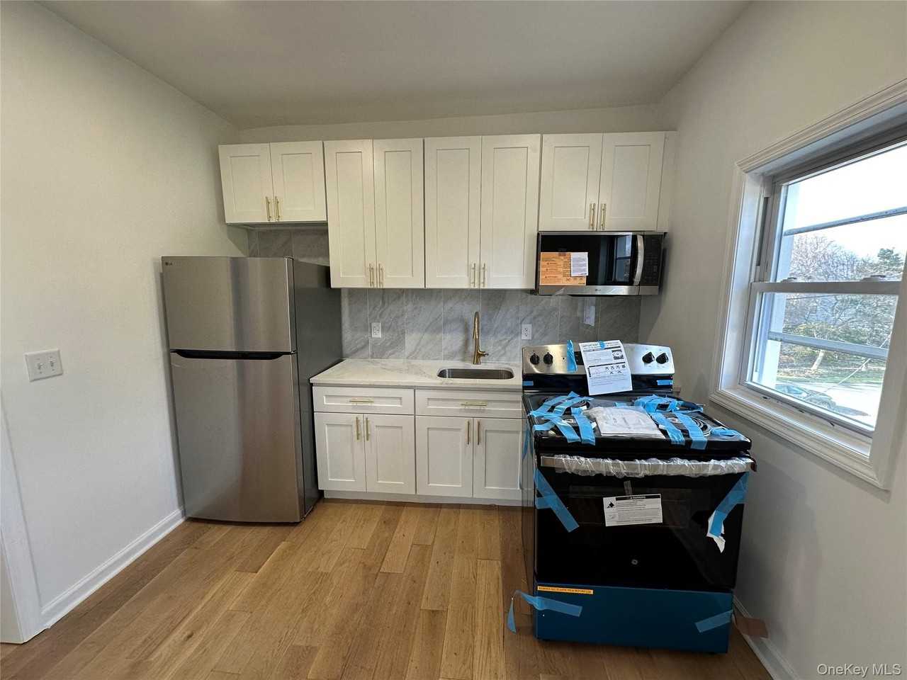 65 New York Ave Unit B #B - Photo 2 of 18