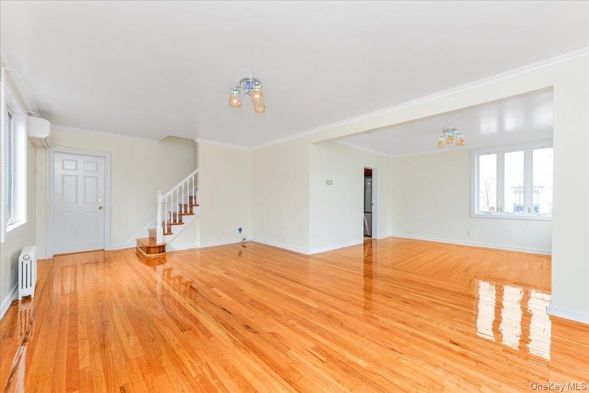 7644 173rd St - Photo 4 of 23