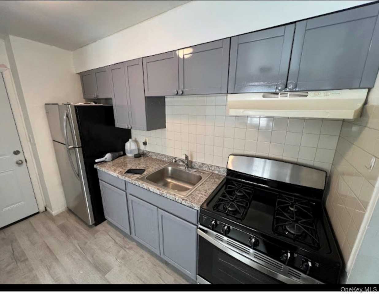 16 Knowles St 1st Fl #1stFL - Photo 3 of 7