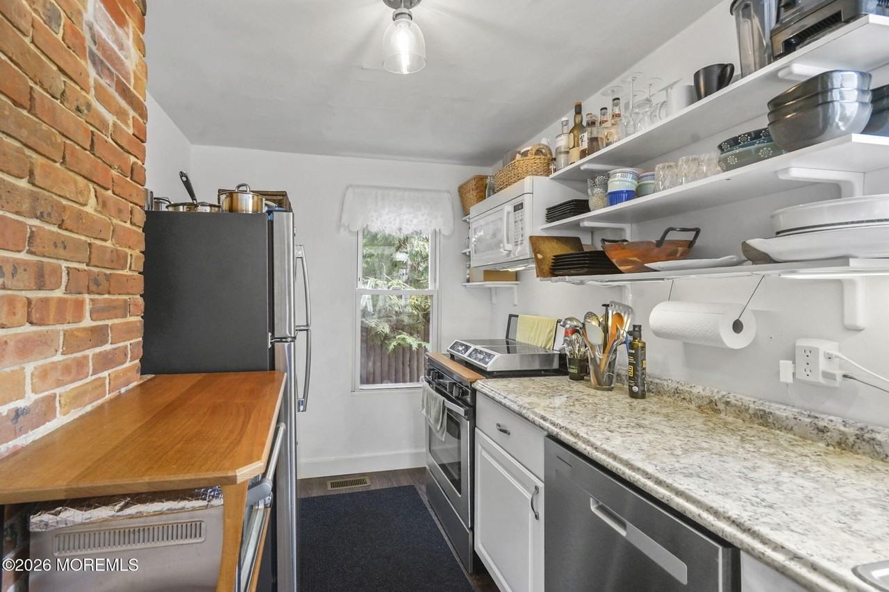 610 1/2 1st Ave #REAR - Photo 5 of 22