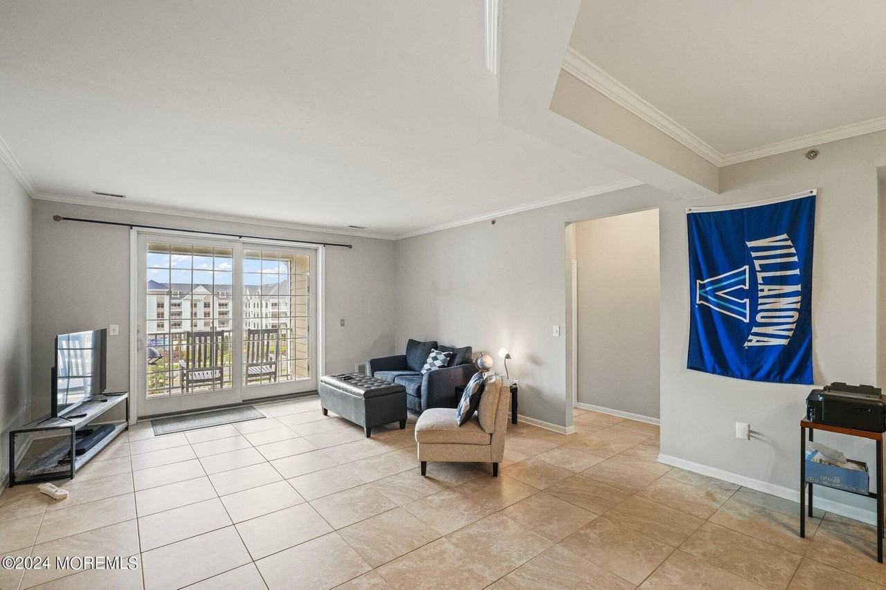 33 Cooper Ave Unit 402 #402 - Photo 2 of 16