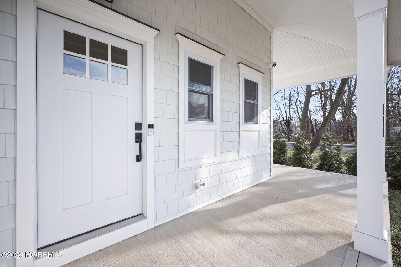 133 Grant Ave - Photo 3 of 25