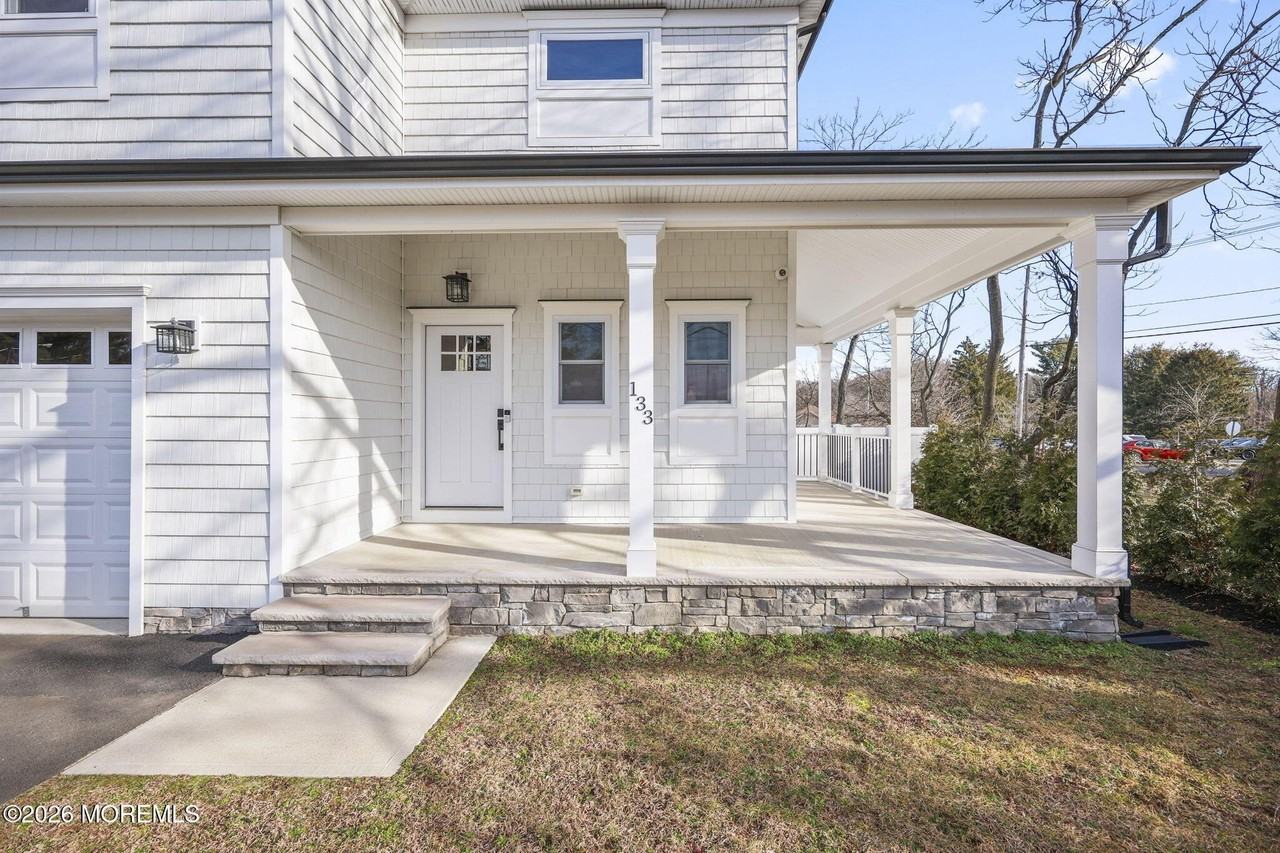 133 Grant Ave - Photo 4 of 25