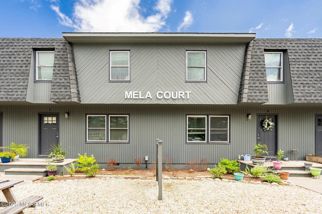 75 Grand Central Ave Apt 9 #9 - Photo 2 of 31