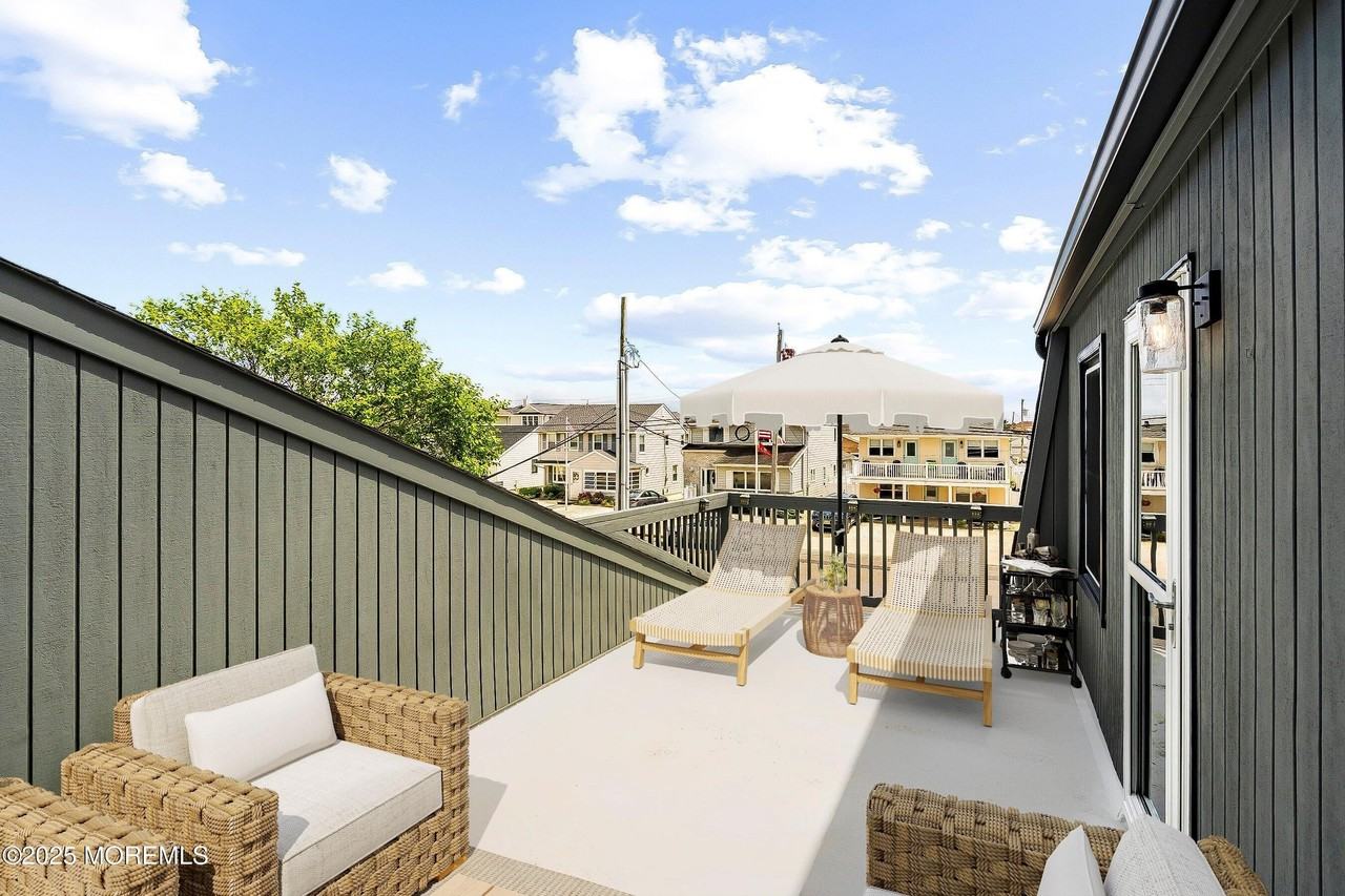 75 Grand Central Ave Apt 9 #9 - Photo 6 of 31