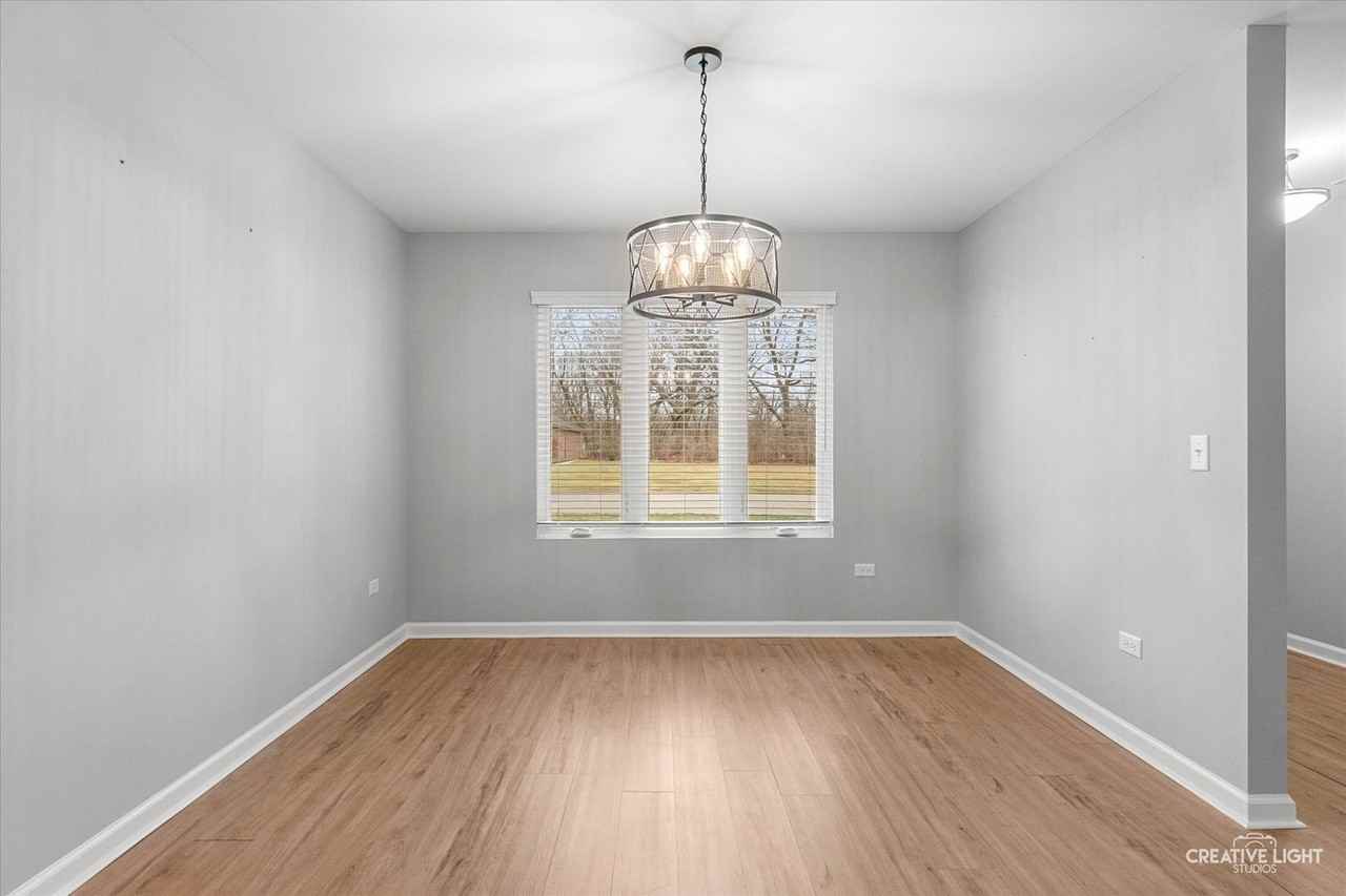 1260 Oakgrove Ct - Photo 4 of 21