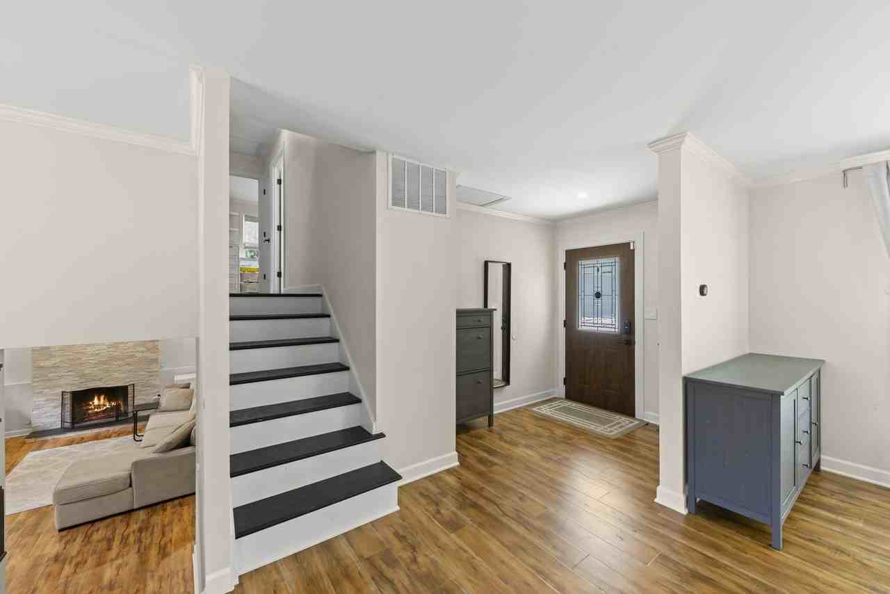 215 Longridge Ct - Photo 3 of 24