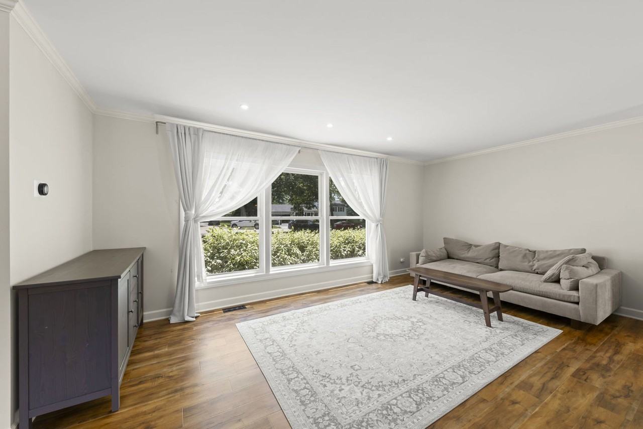 215 Longridge Ct - Photo 5 of 24