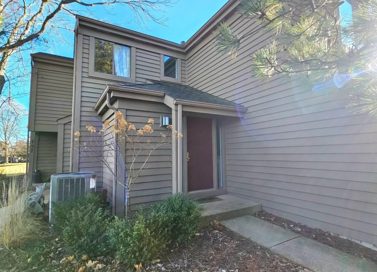 755 Golf Ln Unit 755a #755A - Photo 2 of 27