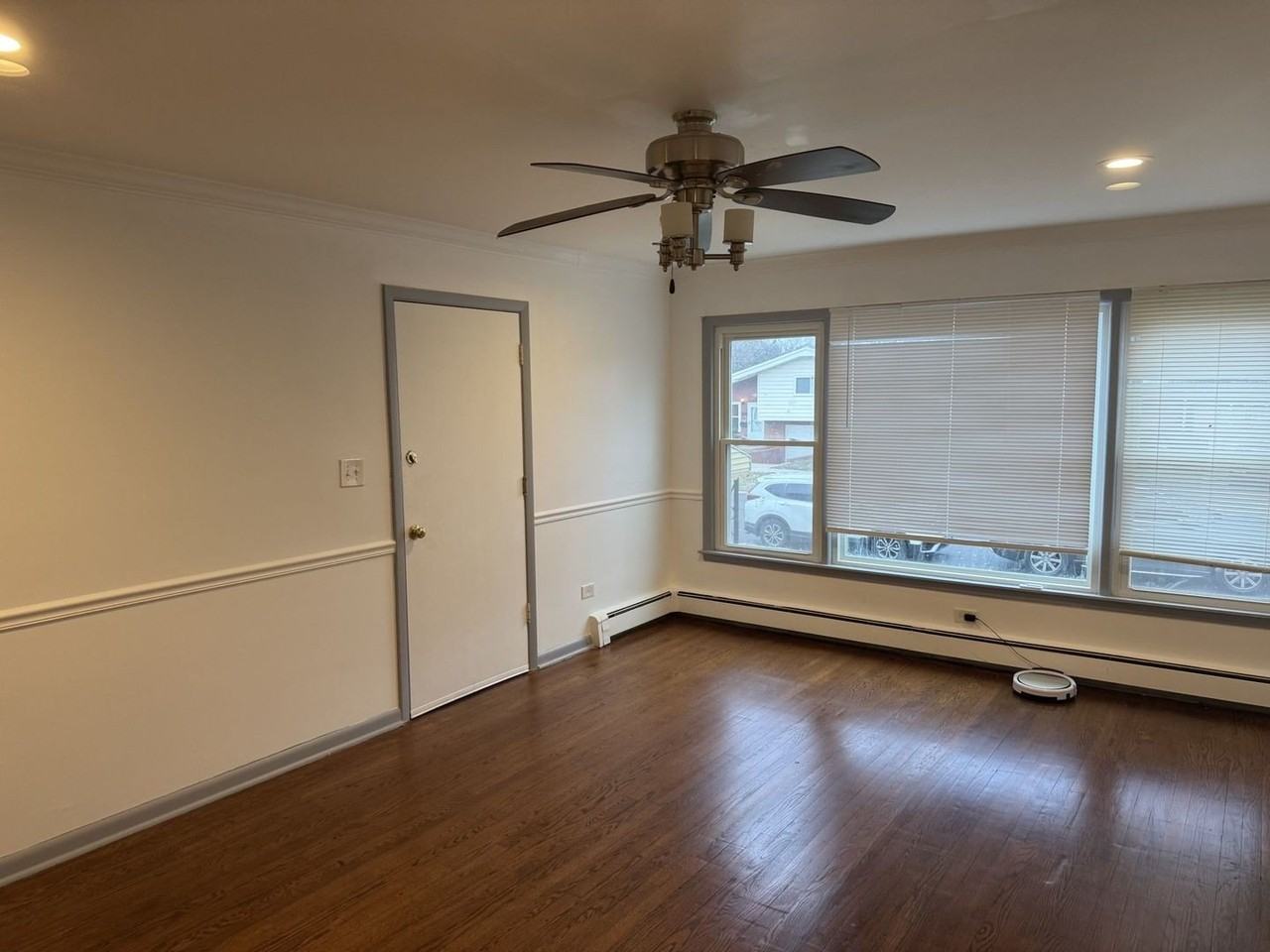 15214 Woodlawn Ave Unit 1 #1 - Photo 5 of 23