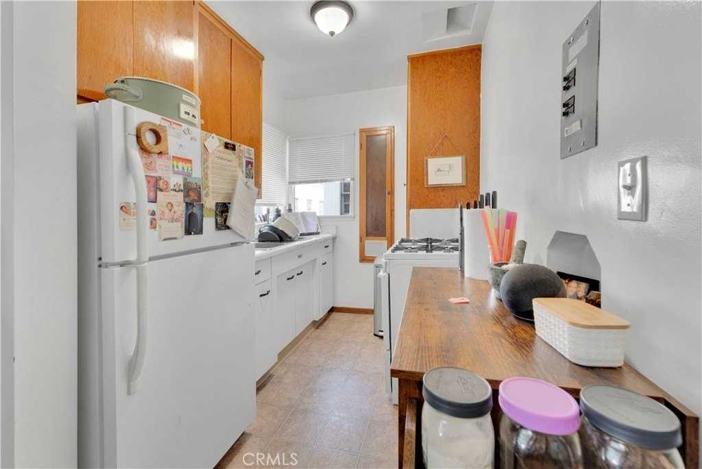 32 N 1st St #A - Photo 3 of 6