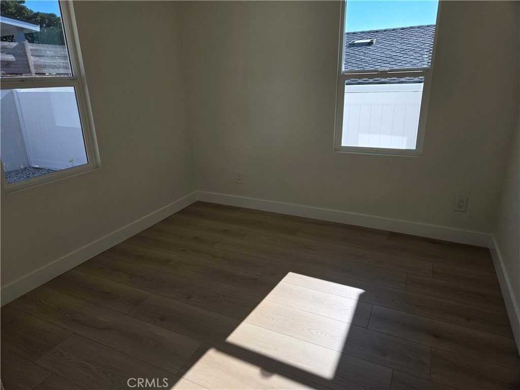 16742 E Main St - Photo 6 of 9