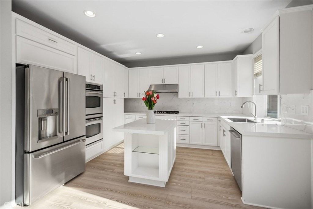 24902 Gardenway Dr - Photo 2 of 10