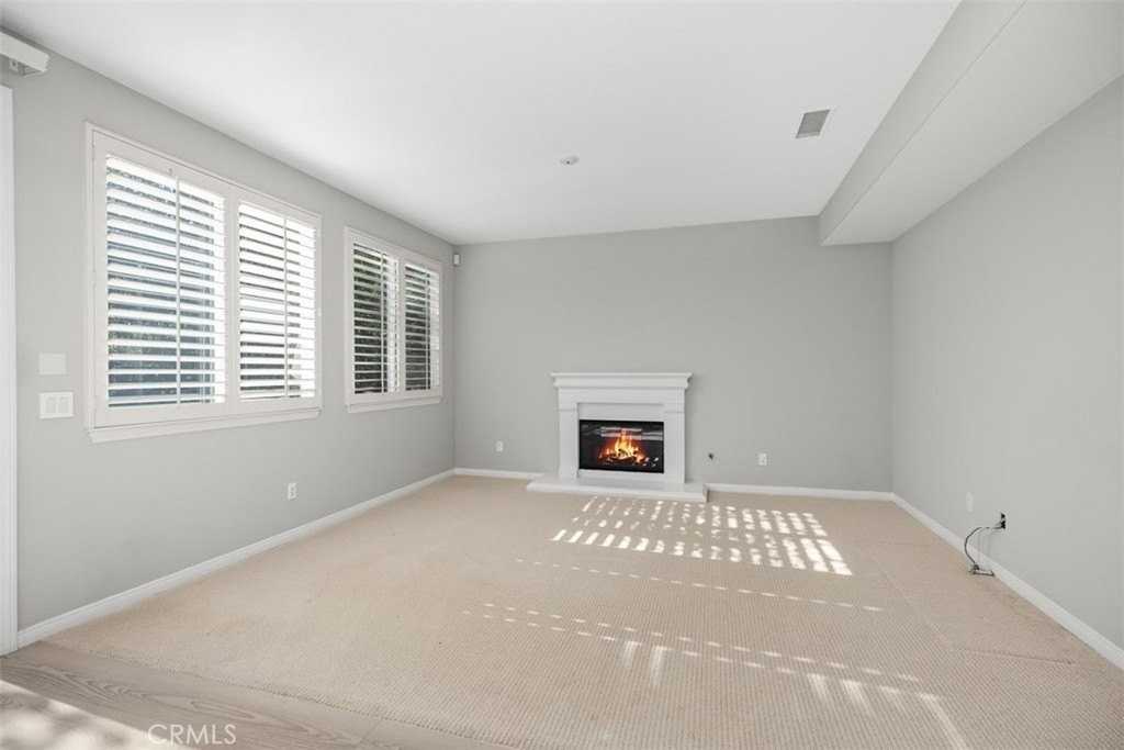 24902 Gardenway Dr - Photo 3 of 10