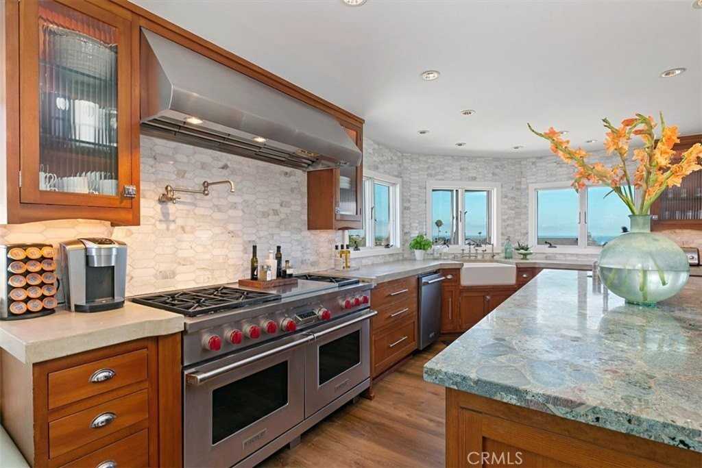 609 Seaward Rd - Photo 2 of 22