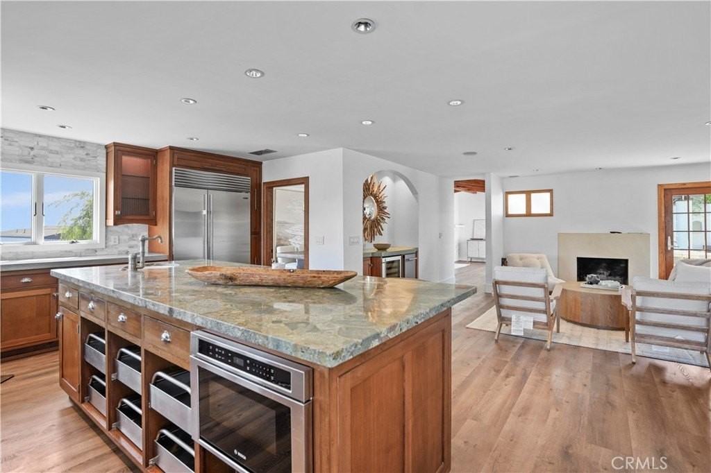 609 Seaward Rd - Photo 3 of 22