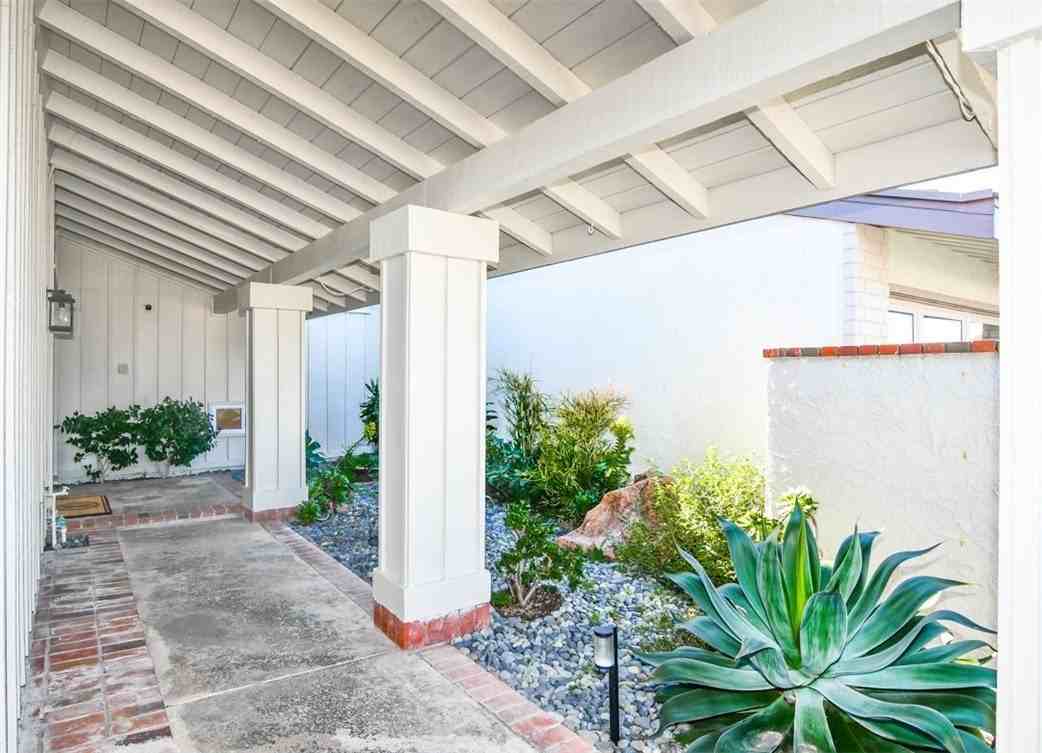 7 Sandbar Dr - Photo 3 of 40