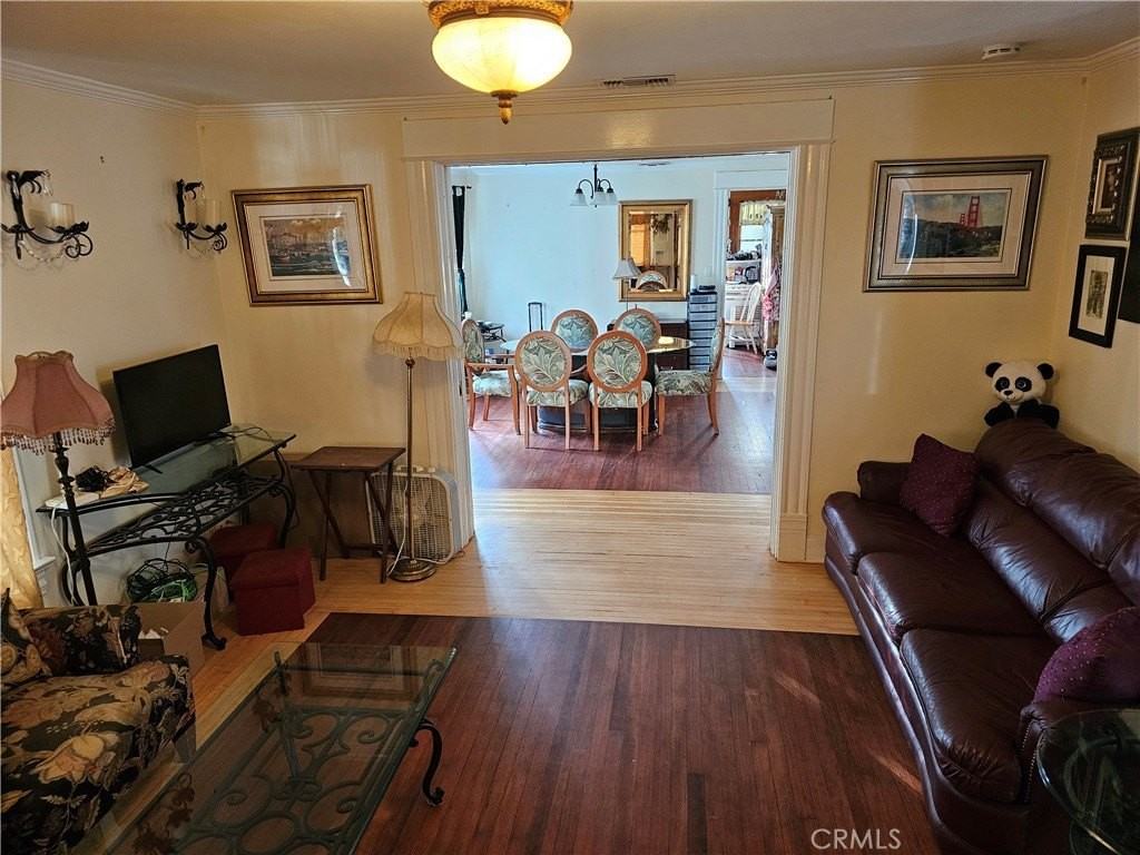 1820 N Bush St - Photo 7 of 20