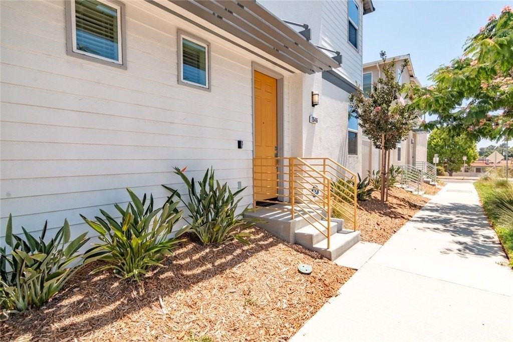 25416 Mccoy Ave - Photo 4 of 31