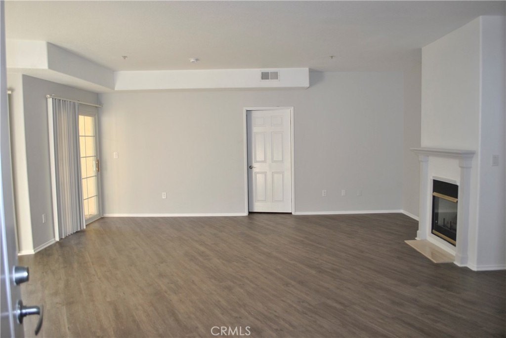 1215 E San Antonio Dr - Photo 6 of 20