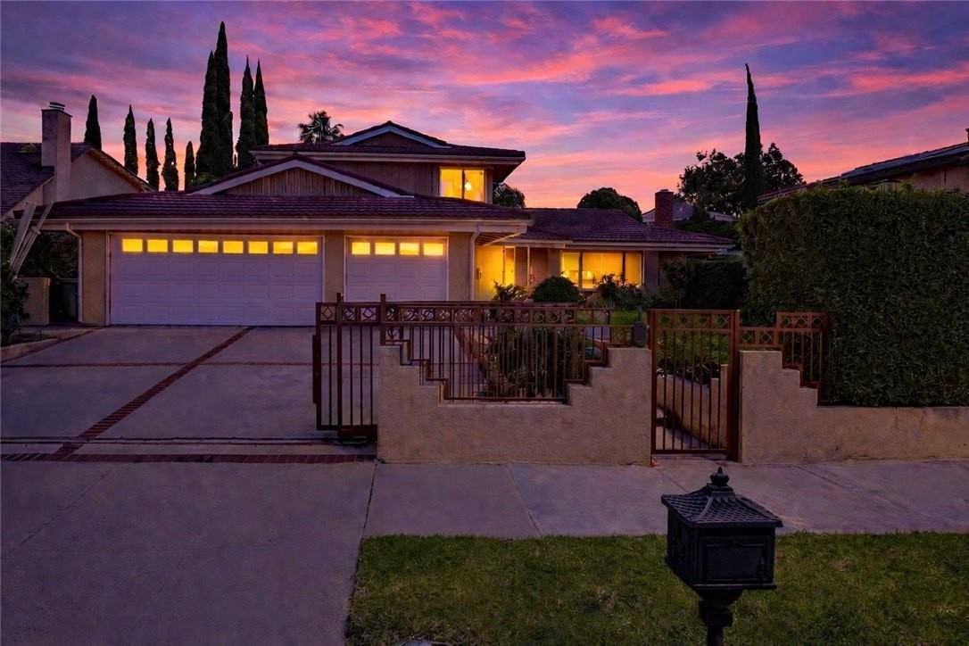 19051 Los Alimos St - Photo 5 of 50