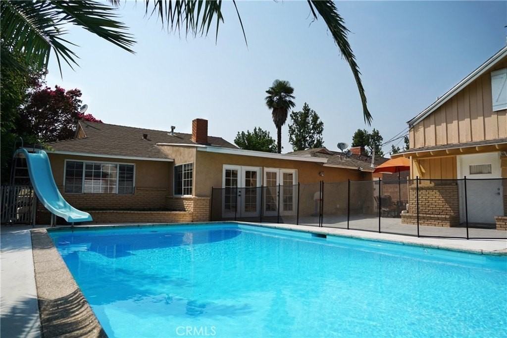 7860 Lasaine Ave - Photo 3 of 50