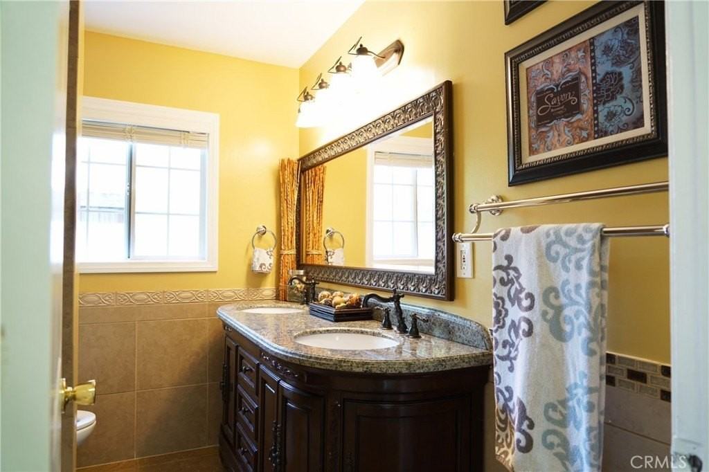 7860 Lasaine Ave - Photo 7 of 50