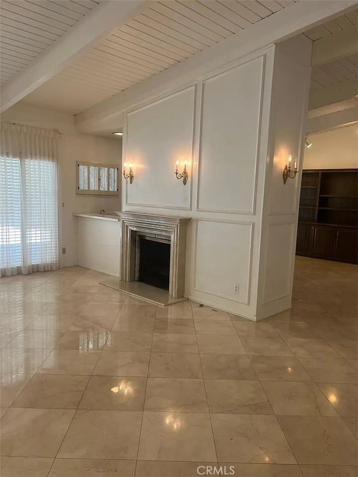 24057 Hatteras St - Photo 5 of 31