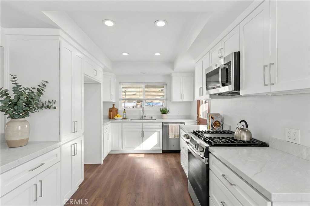 7425 Garden Grove Ave - Photo 3 of 12