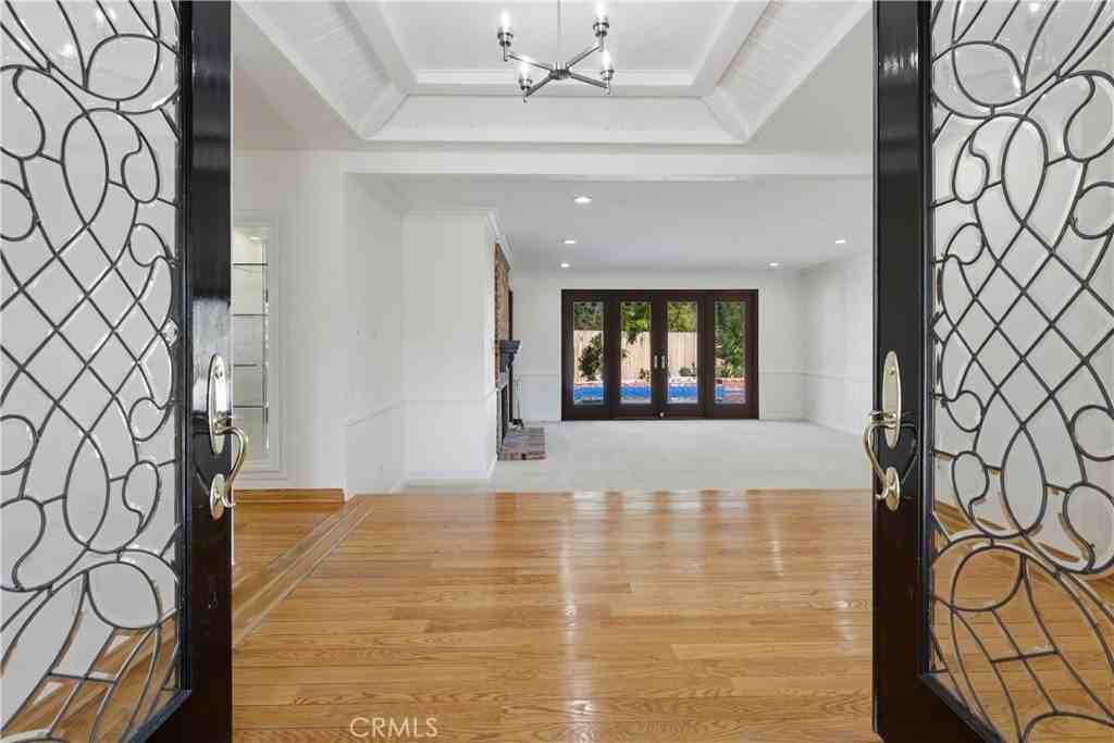 19803 Linnet St - Photo 4 of 50