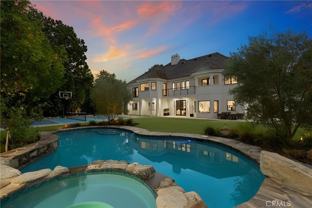 5946 Woodlake Ave - Photo 1 of 1