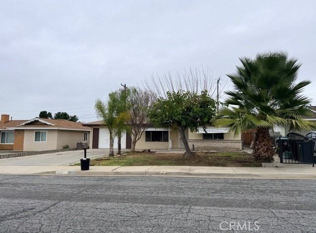 150 Jade Dr - Photo 2 of 12