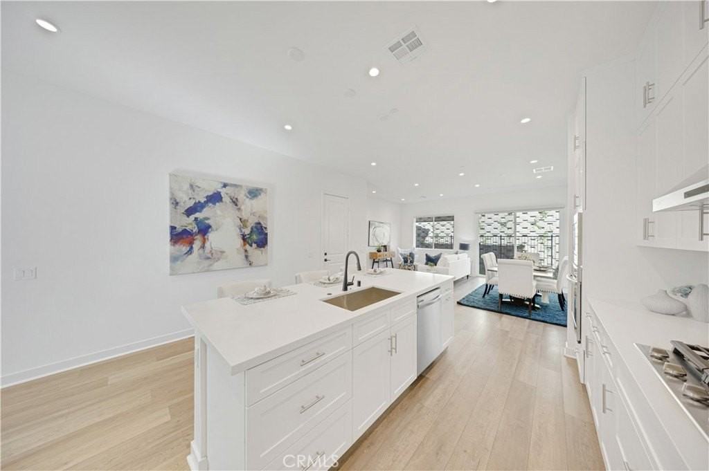 22049 Portofino Dr - Photo 4 of 43