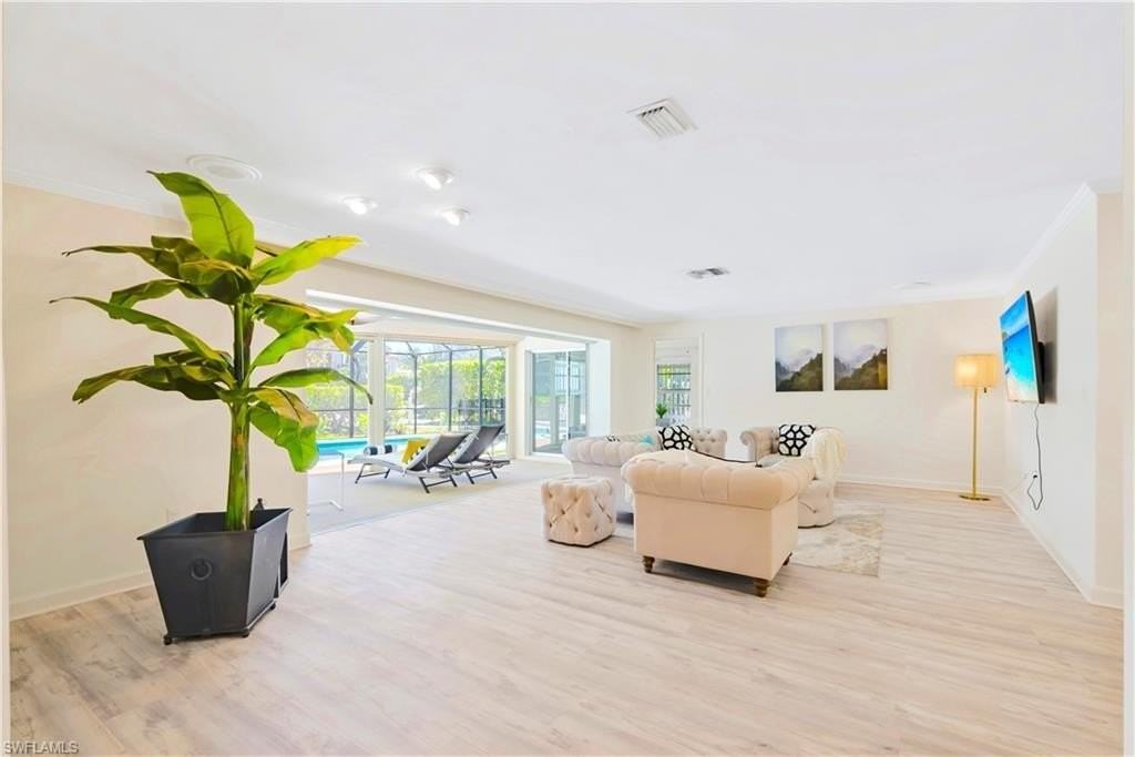 2125 Marina Dr - Photo 6 of 34