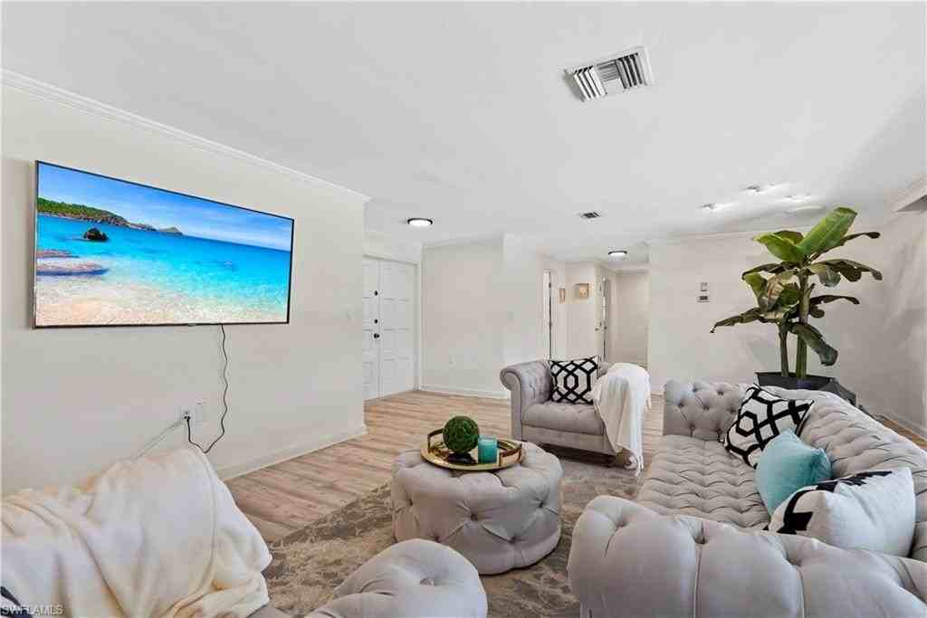 2125 Marina Dr - Photo 7 of 34