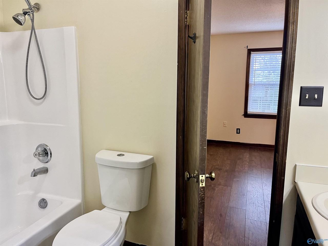 2221 Westmead Dr Sw - Photo 6 of 9