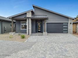 featured image of 2749 S Vega St