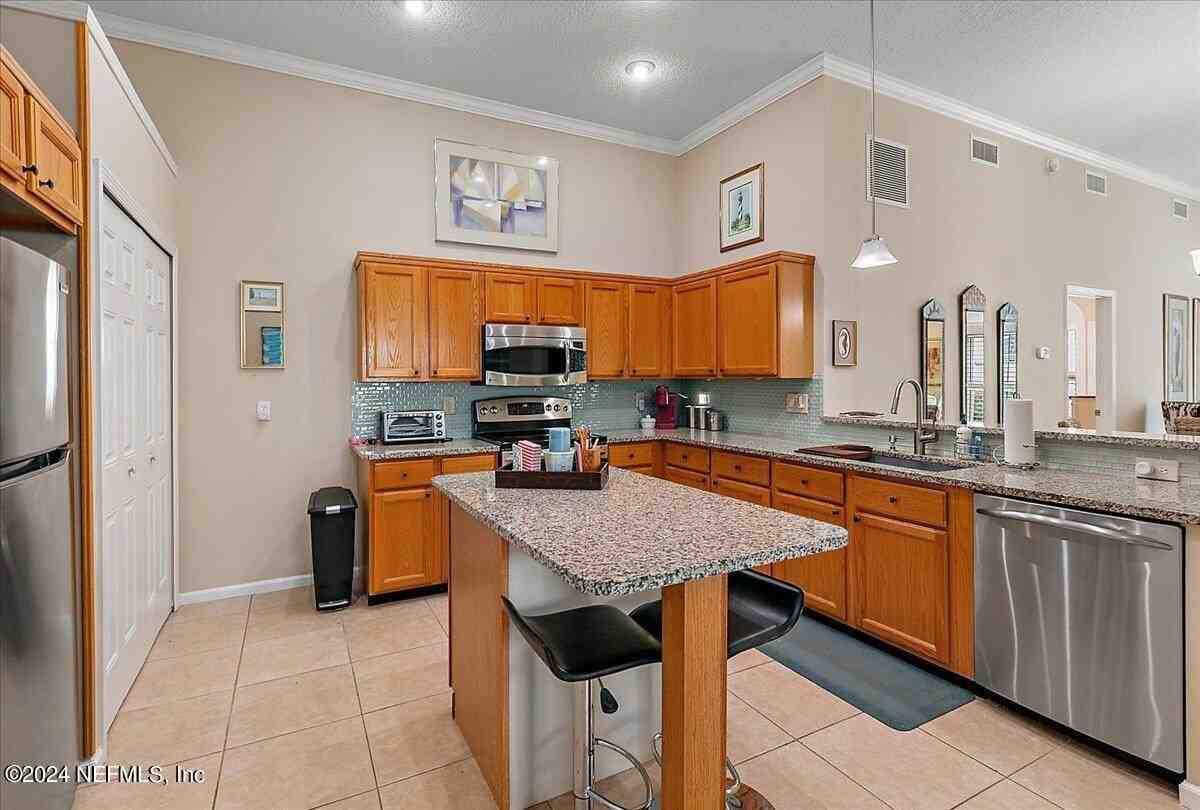 229 Charlemagne Cir - Photo 5 of 20