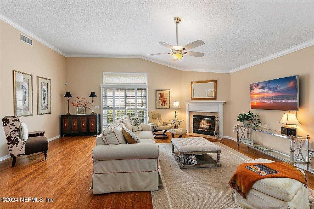 229 Charlemagne Cir - Photo 6 of 20