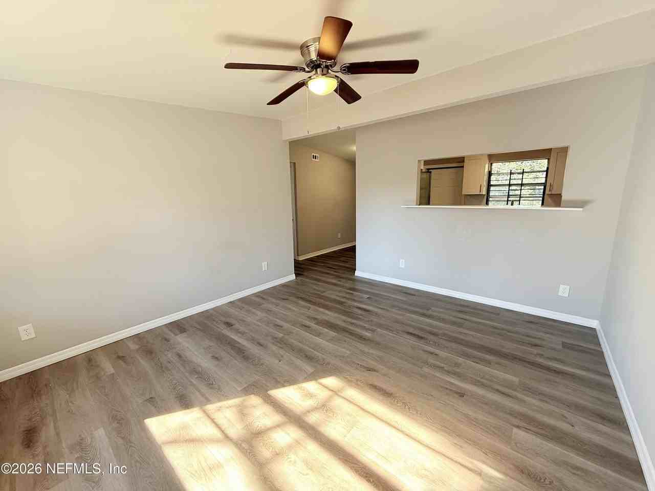 1033 Ake Ln - Photo 3 of 20