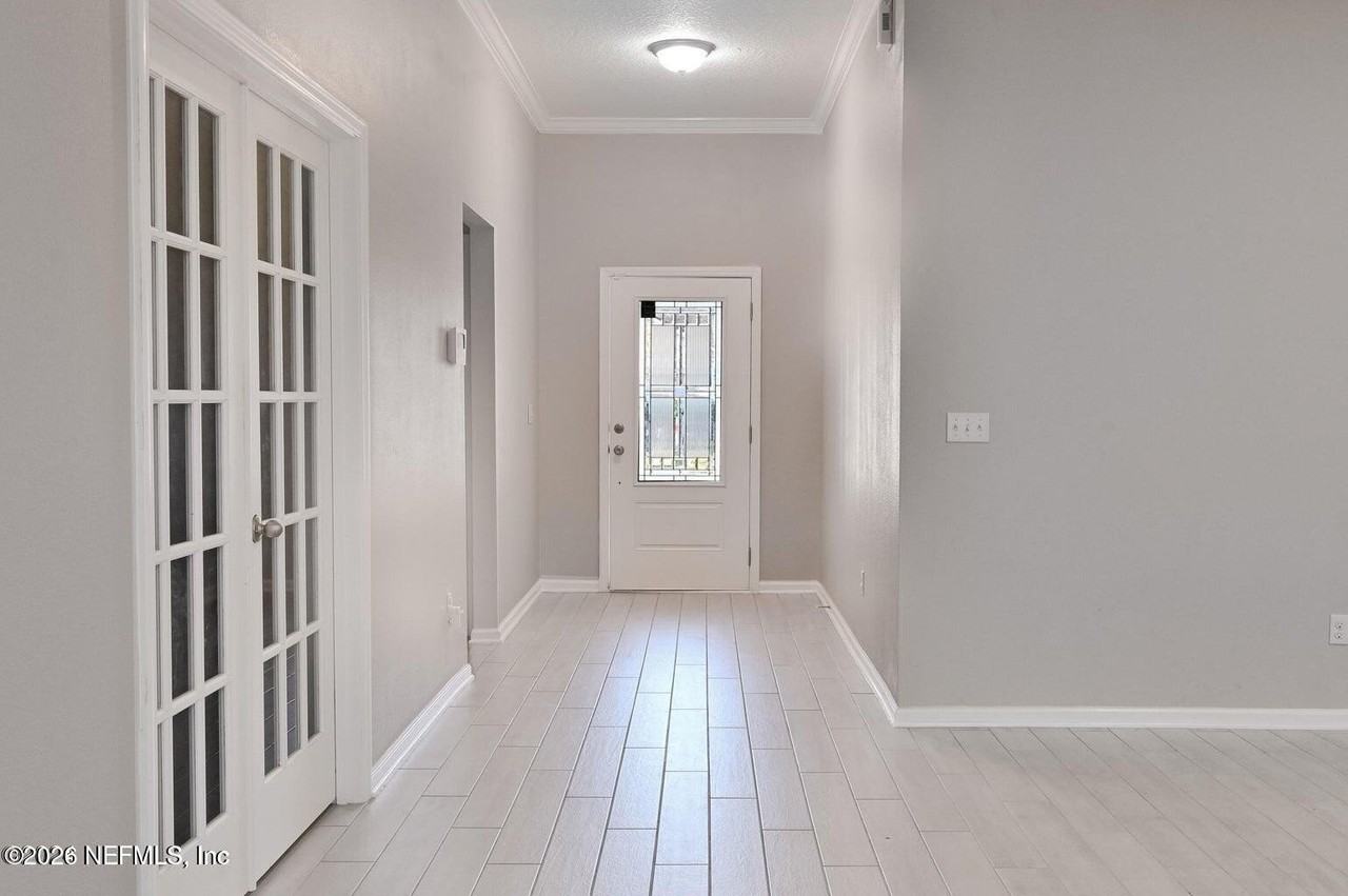 353 Ponderosa Dr - Photo 4 of 31