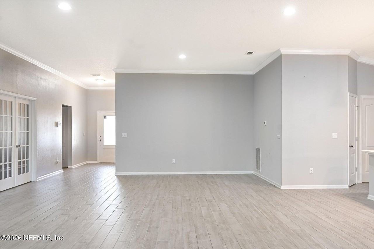 353 Ponderosa Dr - Photo 5 of 31